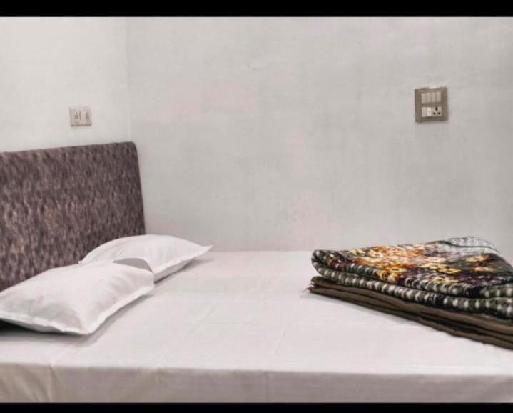 Mangalam Gold Guest House Varanasi Exterior photo